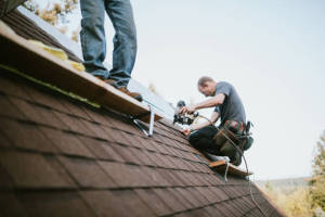 Local Roofers in Broadway Manchester, CA